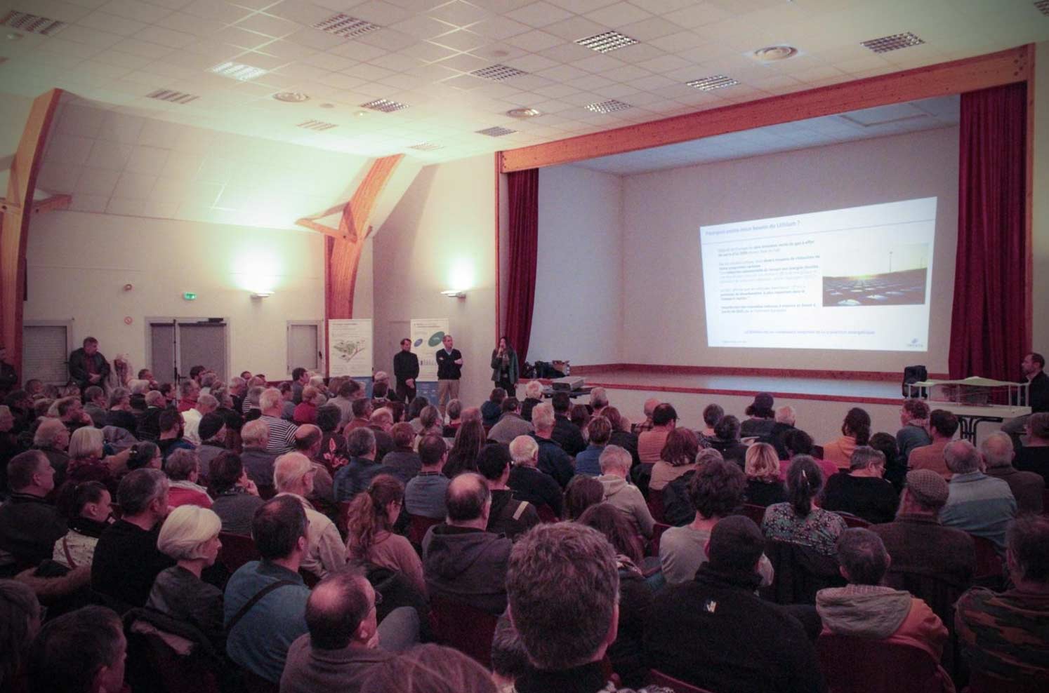 Personal de Imerys presenta EMILI a habitantes de Echassières y comunas vecinas, en la primera reunión el 17 de noviembre de 2022